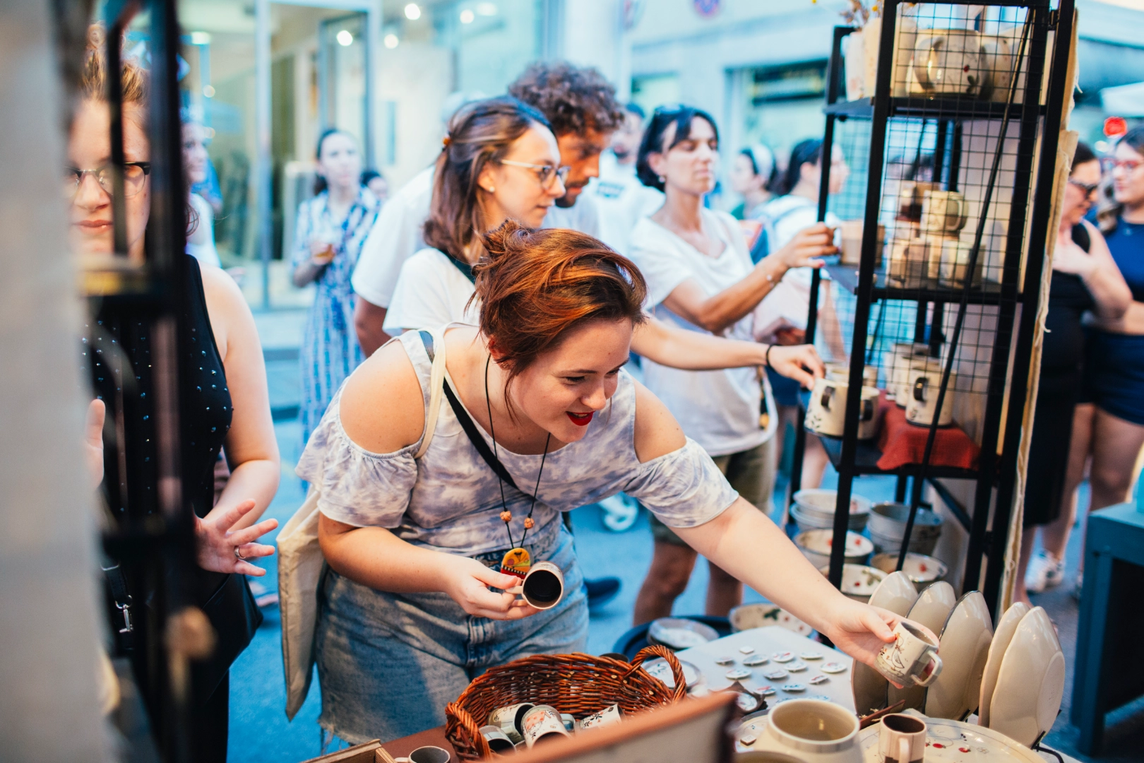 Ceramic exhibition and pottery displays at Argillà Italia